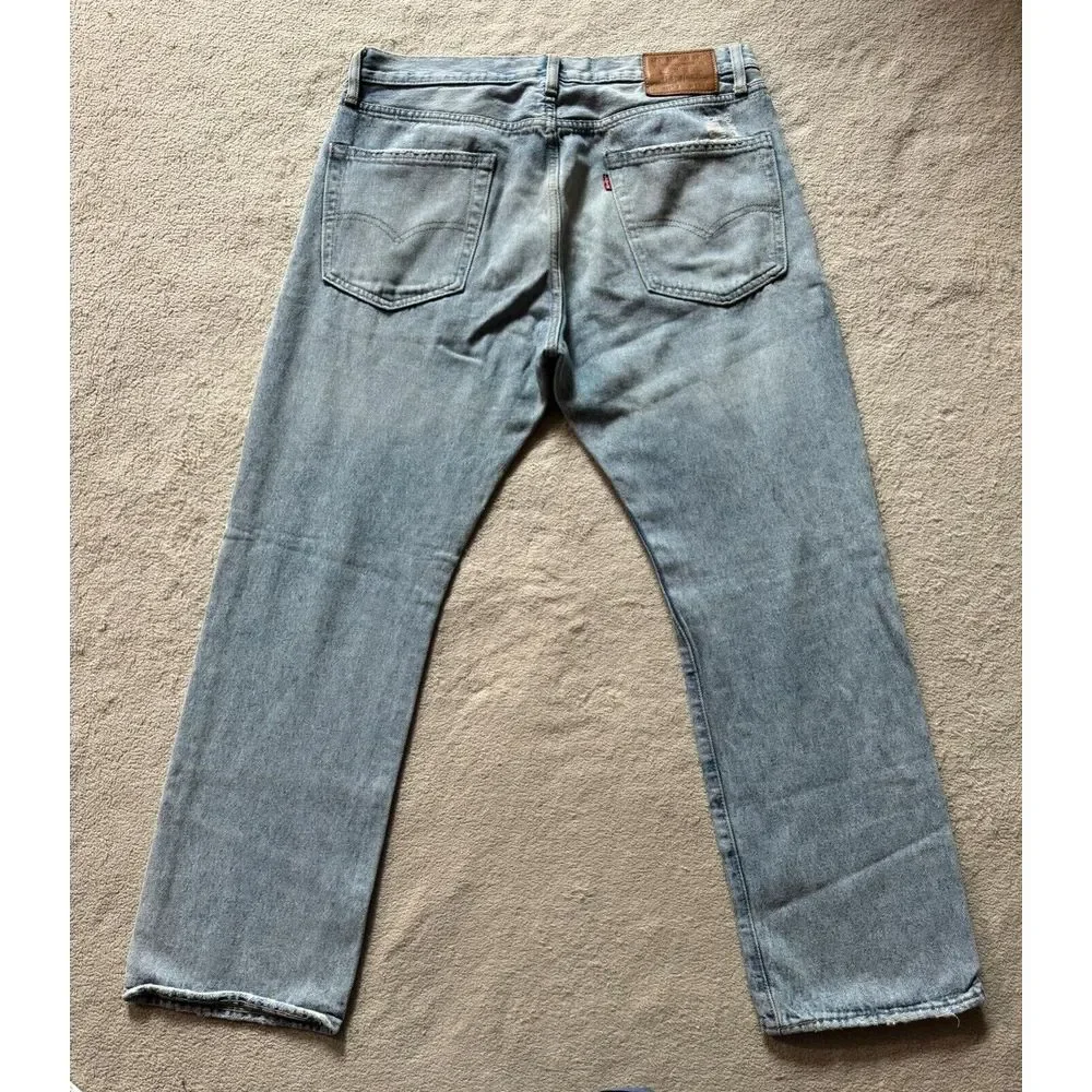 Levi's Men's Lot 551 Z Light Wash Straight Jeans Distressed Denim Blue ‎ Size 33